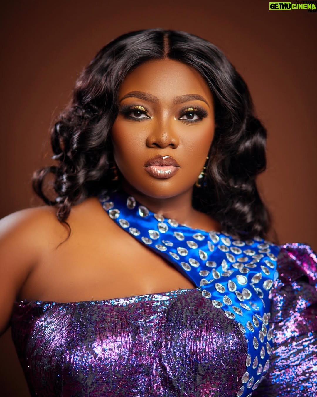 Stacy Amoateng - 2.7K Likes - AMAZING GOD YOU ARE!!!!!!!!