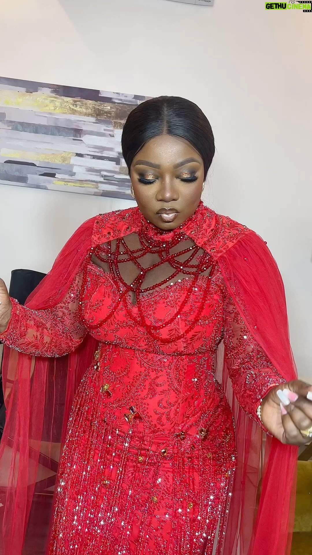 Stacy Amoateng - 2.3K Likes - Dinning with the king, HRM Otumfuo Osei Tutu II for the centenary celebration of the return of King Prempeh I from exile.

Cc@empressgifty

Outfit @quophiakotuahghana 
Make up @osiaw_makeover 
Hair @hairduties