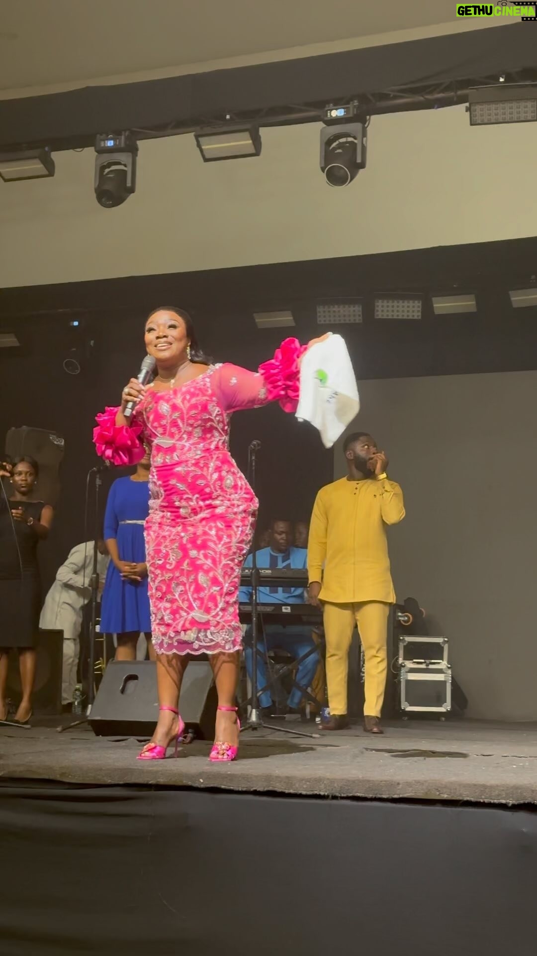 Stacy Amoateng - 4K Likes - It was an absolute honour hosting Awake Experience for my sister @dianaantwihamilton . Sunyani came out with energy. And it was an absolute MOVE.

Outfit @abs__luxeline 
Make & hair styling @barimah_makeup_artistry 
Hair @hairduties