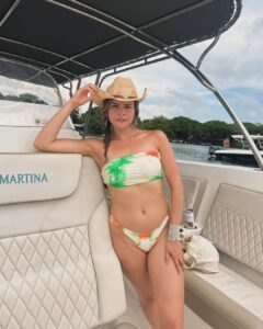 Actress Stephania Duque HD Photos and Wallpapers October 2025