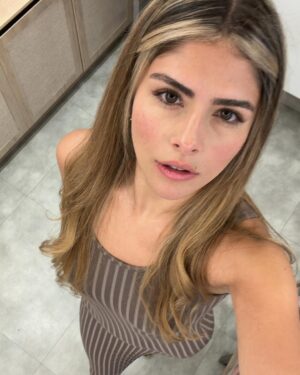 Stephania Duque Instagram - Fotos que uno se toma en días felices 🩵