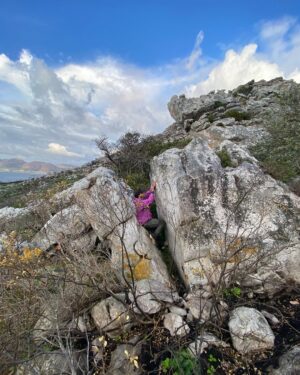 Stephanie Ndlovu Instagram - Chat GPT “Best hiking trails around my current location” ⛰️🥾
Just a few months ago, I’d probably be asking for the best restaurants, the popular touristy spots or best spa’s in the area. Ah- how things have changed😂
Loved my recent chat with @mpoomy_ledwaba on how hiking has helped me move forward and the life lessons it has taught me. Check it out on her YouTube channel.🌸
Side Note: Cape Town is 100% a hikers paradise (tempting 😏)