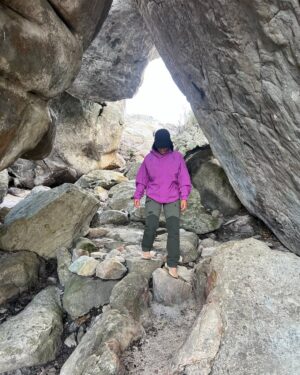 Stephanie Ndlovu Instagram - Chat GPT “Best hiking trails around my current location” ⛰️🥾
Just a few months ago, I’d probably be asking for the best restaurants, the popular touristy spots or best spa’s in the area. Ah- how things have changed😂
Loved my recent chat with @mpoomy_ledwaba on how hiking has helped me move forward and the life lessons it has taught me. Check it out on her YouTube channel.🌸
Side Note: Cape Town is 100% a hikers paradise (tempting 😏)