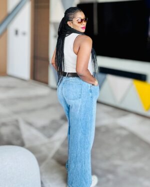 Stephanie Okereke Linus Instagram - Eyes forward. Mind focused. Heart unstoppable. Good morning Amazonians and Warlords❤️