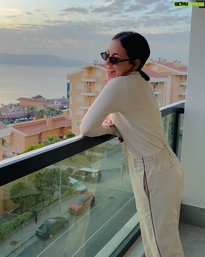 Stephanie Salas - 2.9K Likes - Este fabuloso puerto te hace vivir experiencias únicas y diferentes, lejos pero muy lejos de casa, gente fabulosa y una cultura distinta a la nuestra, hicieron de nuestra visita algo excepcional✨la pasamos increíble!!!
Gracias💫 #kuşadası #turquia 
#stephaniesalasphoto📷 
#humbertozuritaphoto📷