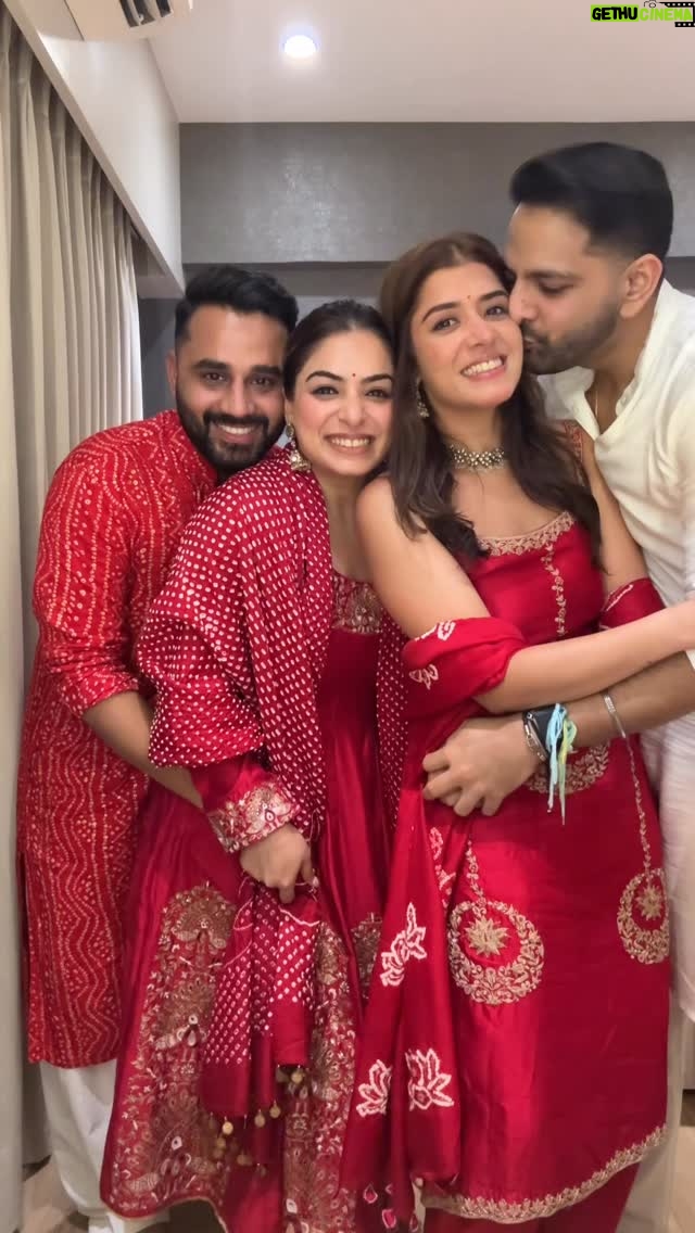 Sukhmani Gambhir - 17.5K Likes - Fam Jam ❤️
Both of us in @pinkcitybysarika