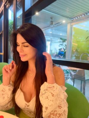 Sully Sáenz Instagram - Un año más 🎂💕🙏🏻 Viva la vida!
#birthdaygirl
