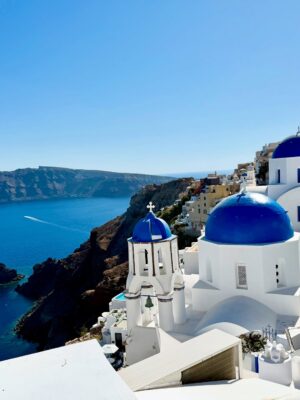Sully Sáenz Instagram - White walls, blue skies… Santorini 🩵 🇬🇷
#santorini #greece #santorinigreece #islandvibes #greekislands