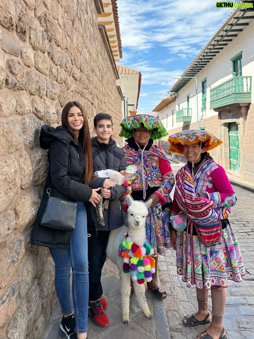 Sully Sáenz - 88.7K Likes - Así celebré yo a mi Perú! 🇵🇪 Mostrándole a Marche nuestras raíces y todo el encanto de este hermoso pais! Muy orgullosa de ser peruana! ❤️

This is how I celebrated my Peru! 🇵🇪 Showing Marche our roots and all the charm of this beautiful country! So proud to be Peruvian! ❤️

#peru #cuzco #saqsayhuaman #peruvian #feliz28dejulio