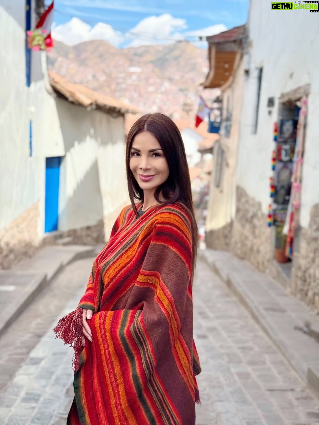 Sully Sáenz - 88.7K Likes - Así celebré yo a mi Perú! 🇵🇪 Mostrándole a Marche nuestras raíces y todo el encanto de este hermoso pais! Muy orgullosa de ser peruana! ❤️

This is how I celebrated my Peru! 🇵🇪 Showing Marche our roots and all the charm of this beautiful country! So proud to be Peruvian! ❤️

#peru #cuzco #saqsayhuaman #peruvian #feliz28dejulio