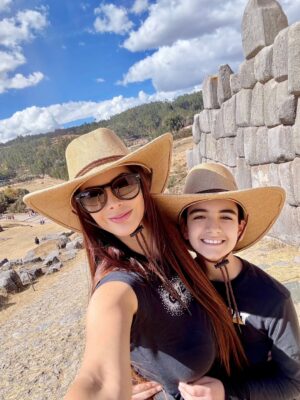 Sully Sáenz Instagram - Así celebré yo a mi Perú! 🇵🇪 Mostrándole a Marche nuestras raíces y todo el encanto de este hermoso pais! Muy orgullosa de ser peruana! ❤️
This is how I celebrated my Peru! 🇵🇪 Showing Marche our roots and all the charm of this beautiful country! So proud to be Peruvian! ❤️
#peru #cuzco #saqsayhuaman #peruvian #feliz28dejulio