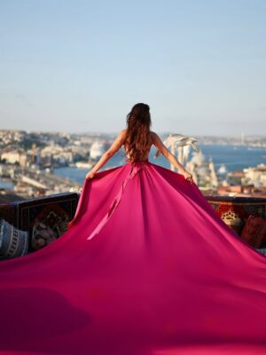 Sully Sáenz Instagram - Istanbul, Turkey 🧿 🇹🇷
📷 @sultanterrace
#istanbul #turkey #turquia #bluemosque #sunset