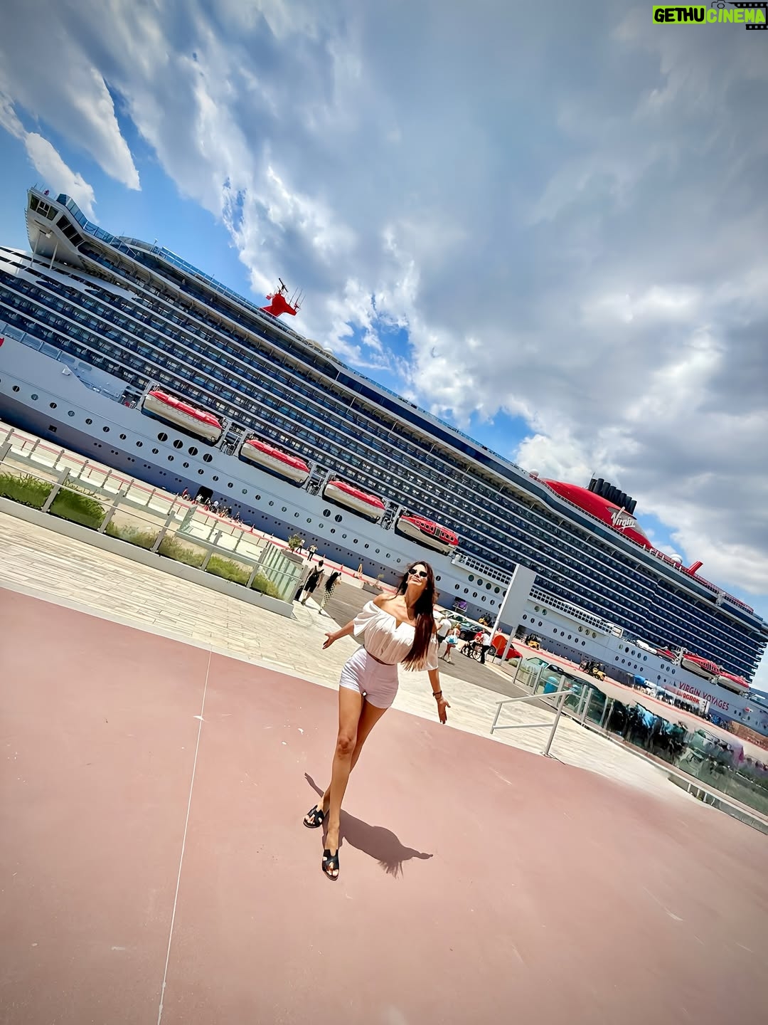 Sully Sáenz - 15.7K Likes - Sailing Turkey and Greece. Moments that felt like a dream at sea! 🛳️🌅 

Navegando por Turquía y Grecia. Momentos que se sintieron como un sueño en el mar! 🛳️🌅

@virginvoyages 

@welovesatori 

#virginvoyages #ad #allincludedluxury #greece #turkey #maregeo #aegeansea #bookedbysatori