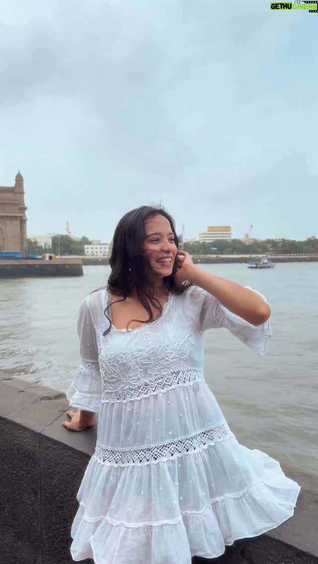 Suman Kothari - 18.7K Likes - Lights, camera, Bombay! Captured in 4K with the New OPPO Reno14 Series!📸🌧
@oppoindia
#OPPOReno14Series #TravelWithReno #AIPortraitCamera