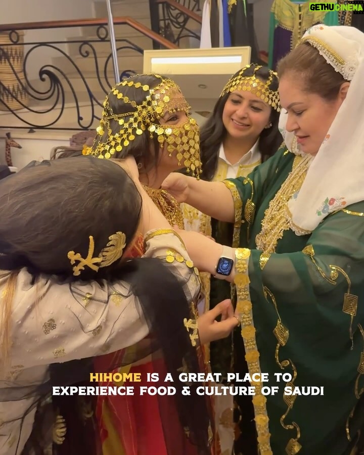 Suman Kothari - 7.2K Likes - From royal welcomes to unforgettable friendships but let’s be real, the food stole the show! Saudi Arabia surprised us with its incredible hospitality and even more incredible VEG options. From spice-packed local dishes to lavish feasts, every bite was a celebration. Swipe through to taste the magic!
@visitsaudi @viakonnect 
#VegInSaudi #FoodieAdventures #SaudiArabiaEats #RoyalHospitality #travelfortaste#SaudiArabia#Jeddah#Riyadh