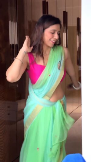 Suman Modi Instagram - Festive glow on ✨🐘💚
#ganeshchaturthi #festive #sumanmodi #marathimulagi