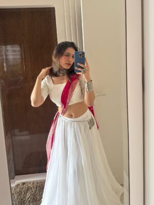 Suman Modi Instagram - 💖✨
#navratri #garba #ootd #sumanmodi