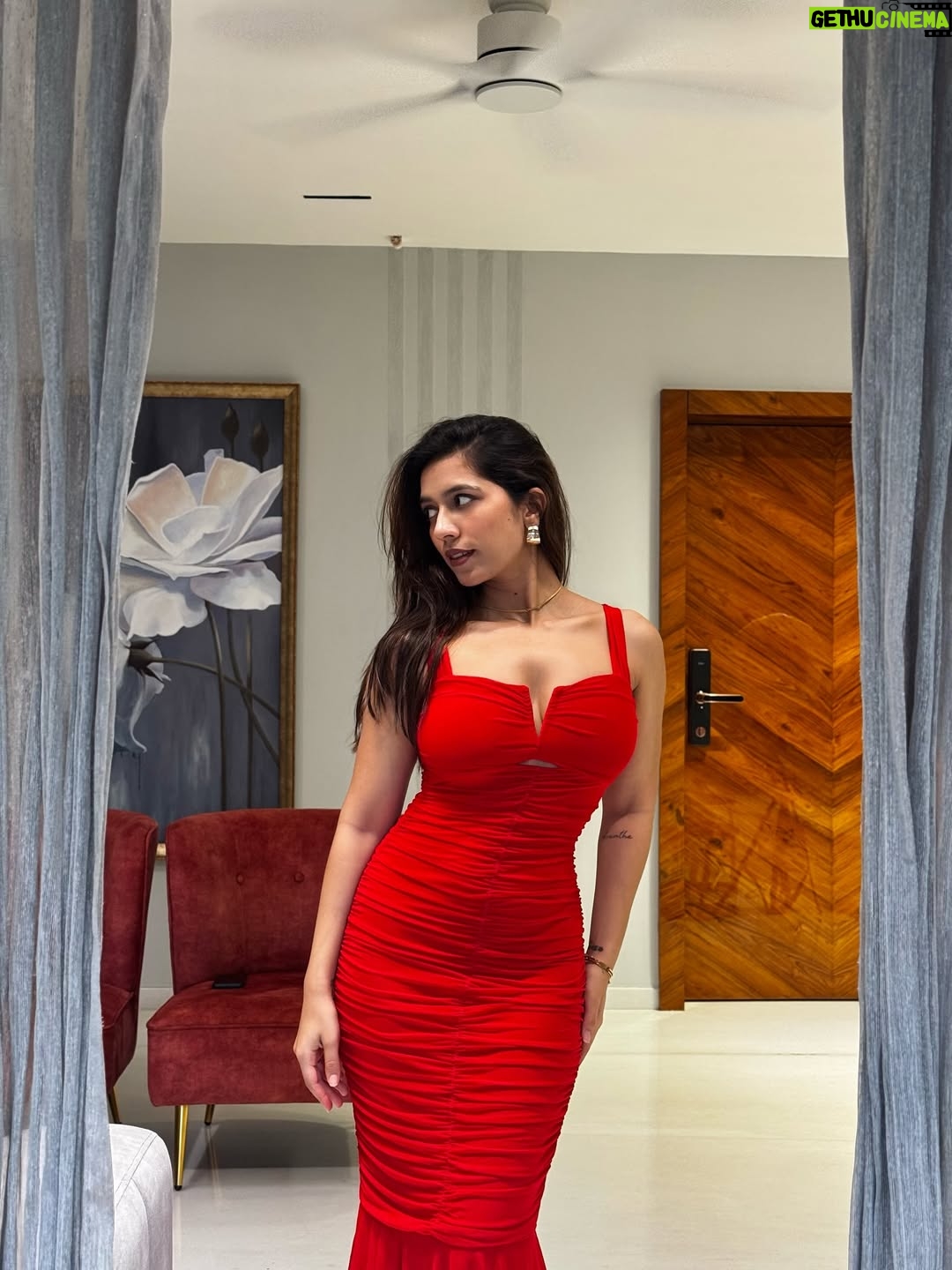 Suman Modi - 10K Likes - ❤️✨

#sumanmodi #red