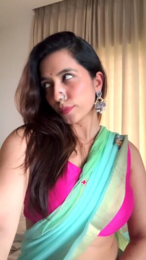 Suman Modi Instagram - Kamar Patli 🤟
#sumanmodi #random #saree #kamarpatli