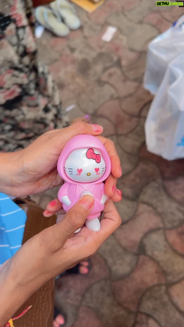 Sumedha Bhattacharyya - 3.9K Likes - Expression changing Keyring😂🥰