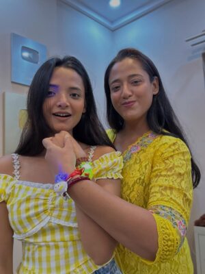 Sumedha Bhattacharyya Instagram - Light wali Rakhi 😭🥰🧿❤️
#rakshabandhan❤️