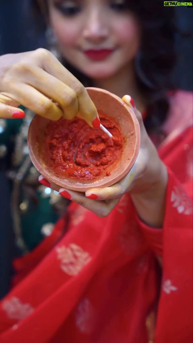 Sumedha Bhattacharyya - 4.5K Likes - Alta or Mehendi??😍🌺

#festivewithsumedha (Day 18/45🌺)

 #alta #diy #creative #creativity #ashortaday #festive