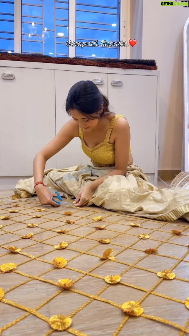 Sumedha Bhattacharyya - 7.3K Likes - It took me more than 6 hours to complete😌❤️
And I love the Outcome😍🧿😭

@dasekta_1 how’s it??🫶🏻

#dupatta #creative #creativity #areeladay #diy