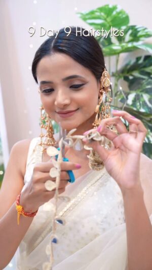 Sumedha Bhattacharyya Instagram - 9 Days 9 Creative Hairstyles 😍🌺
~Day (17/45)🌺
@thesumedha7
#hairstyle #navratri #durgapuja #creative #areeladay #hairfashion