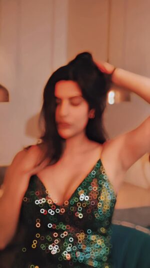 Sunaina Bhagi Instagram - I said ‘don’t fall’ — now look at you. 💘
#caughtavibe