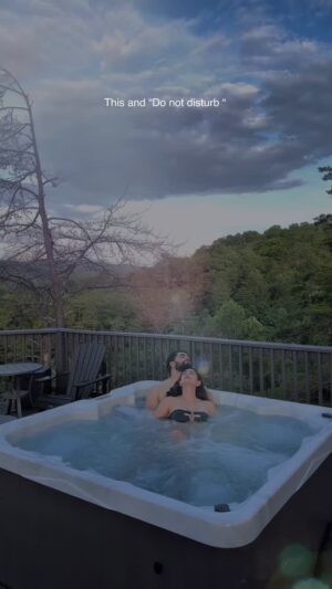 Sunaina Bhagi Instagram - Mid July 🖤
📍 @stellararesort
#travelgram #love #greatsmokymountains #tennessee