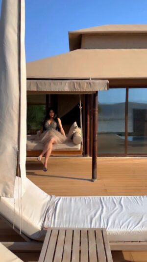 Sunaina Bhagi Instagram - The more you celebrate being alive, the more life gives you to celebrate 🤎
Outfit — @laveliya_official
✨ For 10% off your
purchase use my
Code: SUNA10
(valid at www.laveliya.com)
#qatar #vacay #desertliving