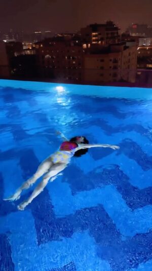Sunaina Bhagi Instagram - My problem is I believe I’m supposed to have fun every single day 😉 (not really a problem though)
📍 @abesqdoha 🏊♀️
#dohaqatar #qatar #travelgram