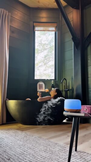 Sunaina Bhagi Instagram - ASMR for your soul 🤍
📍 @stellararesort #gatlinburg #tennessee