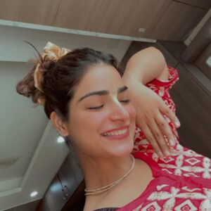 Surbhi Sikri Instagram - I will always remember 2024 as the year I found my way back home. 🪷🦚 
No long captions, just happy moments 🌹 

RadheRadhe 🛐