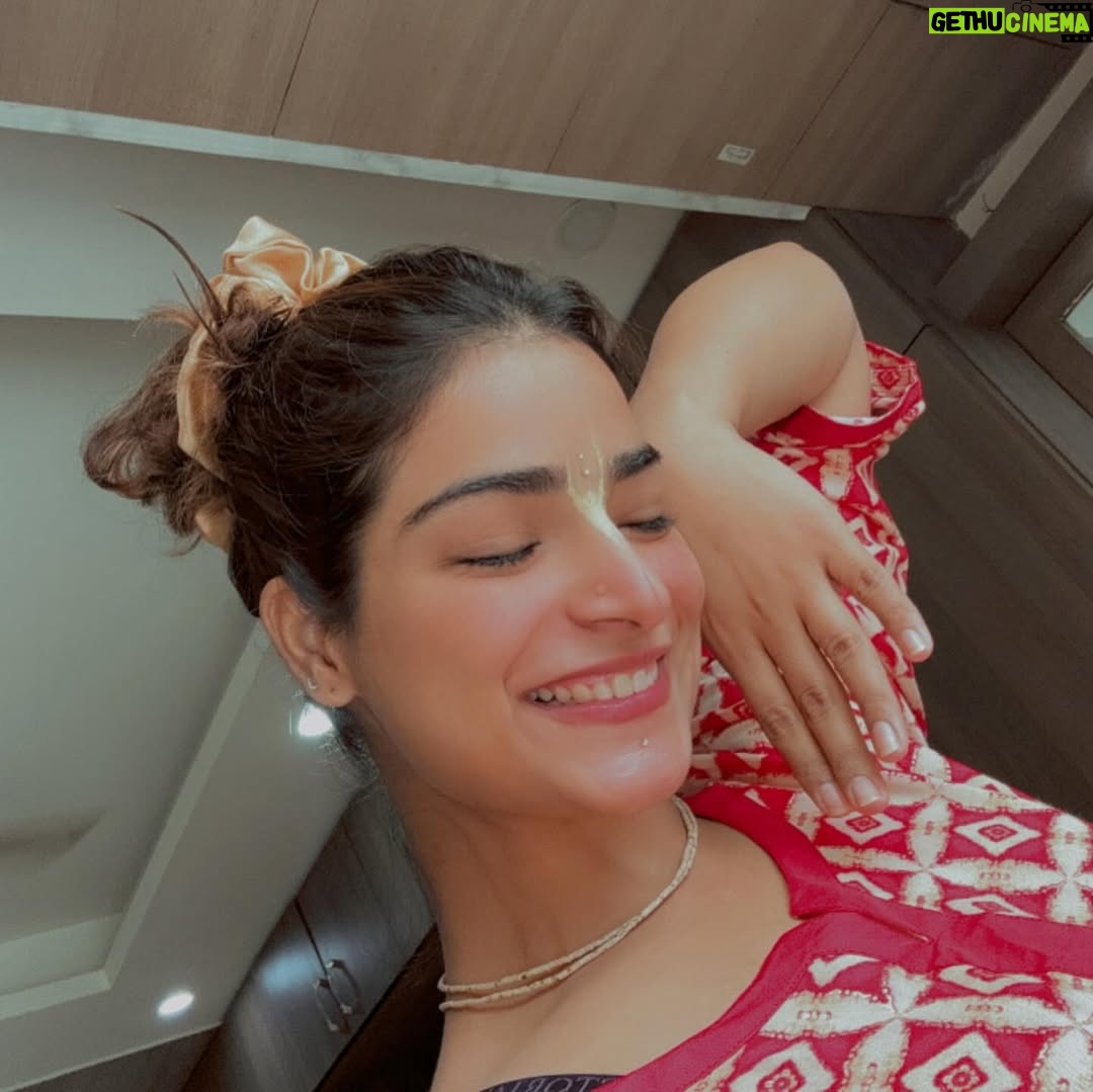 Surbhi Sikri - 17.3K Likes - I will always remember 2024 as the year I found my way back home. 🪷🦚 
No long captions, just happy moments 🌹 

RadheRadhe 🛐