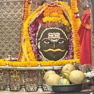 Surbhi Sikri Instagram - कर्ता करे ना कर सके, शिव करे सो होए 
तीन लोक नौ खंड में, महाकाल से बढ़ा ना कोए ॥