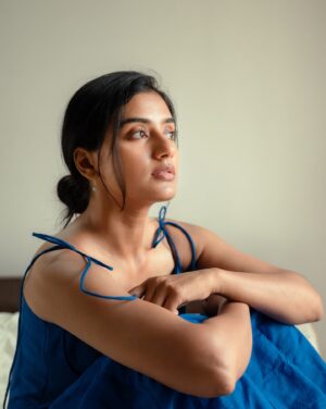 Sushmitha Bhat Instagram - I have always admired @irst_photography, it’s so minimalistic and bare that you don’t find a chance to hide behind a decor, often times it’s the most scariest because you just have to be YOU in front of the camera ! 🪁
The fabric for this dress was so generously given by @amithi_by_amit 🦋and stitched to perfection by my dear friend @yogitharavindrakumar 🦋
