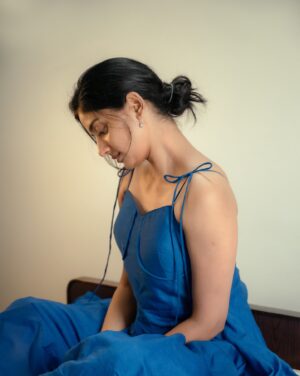 Sushmitha Bhat Instagram - I have always admired @irst_photography, it’s so minimalistic and bare that you don’t find a chance to hide behind a decor, often times it’s the most scariest because you just have to be YOU in front of the camera ! 🪁
The fabric for this dress was so generously given by @amithi_by_amit 🦋and stitched to perfection by my dear friend @yogitharavindrakumar 🦋
