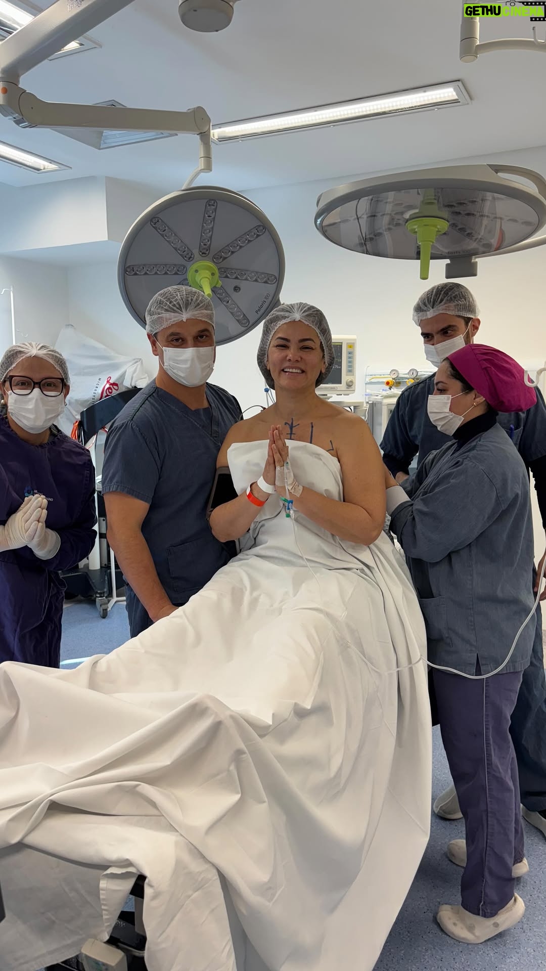 Suzana Alves - 10.5K Likes - Bom dia!!! Um pouquinho do meu Explante com mastopexia e lipoenxertia…Gratidão a essa equipe incrível que escolhi para fazer parte dessa história comigo!!! Obrigado amiga @leilianerochapsicologa pela indicação maravilhosa!!! Amei! Foi tudo perfeito e muito melhor do que eu esperava!!! 🙌🏼🙏🏼❤️‍🔥😭🙌🏼