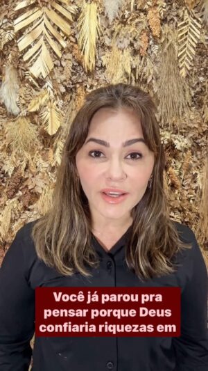 Suzana Alves Instagram - 🕊️ Quem está governando o seu coração?

Deus não divide o trono. Ou Ele reina… ou algo mais está ocupando o lugar dEle.
Não basta devolver 10%. Os outros 90% também são dEle.
Tudo é por Ele, para Ele e através dEle.
Se o seu coração governa… então Deus perdeu o espaço que é só dEle.

💬 Assista até o fim e reflita:
🧡 Por que Deus te confiaria mais, se o pouco ainda não é entregue?

📖 Mateus 6:21 – “Onde estiver o vosso tesouro, aí estará também o vosso coração.”

#EntregaTotal #CoraçãoRendido #Mateus621 #DeusNoControle #VidaComPropósito #EspiritualidadeCristã #ReinoDeDeus #TesourosDoCéu #MordomiaCristã #SuzanaAlves #CristoEmNós #FéQueTransforma #DevocionalDoDia #PalavraQueEdifica #CristianismoVerdadeiro #JesusÉOSenhor