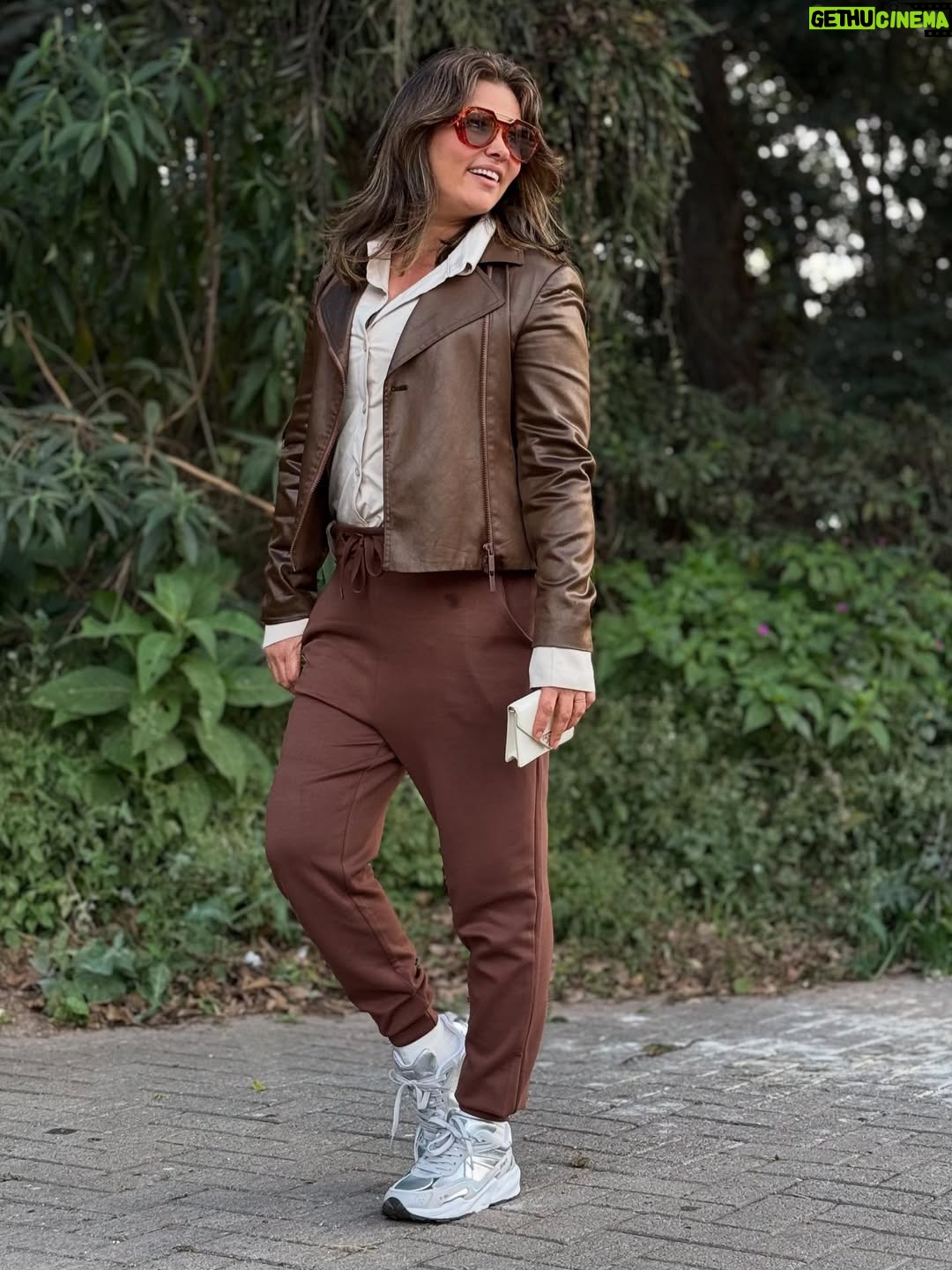 Suzana Alves - 7.4K Likes - Como eu sempre digo; uma vida agradecida ilumina todo caminhar!!! Quanto mais você agradece, mais a escuridão desaparece 🤭🤣🙌🏼✨❣️ Deus nos dê uma semana abençoada, cheia de sabedoria e proteção!!! 🙏🏼