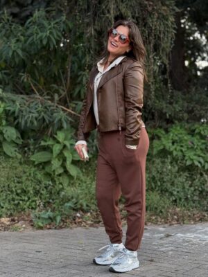 Suzana Alves Instagram - Como eu sempre digo; uma vida agradecida ilumina todo caminhar!!! Quanto mais você agradece, mais a escuridão desaparece 🤭🤣🙌🏼✨❣️ Deus nos dê uma semana abençoada, cheia de sabedoria e proteção!!! 🙏🏼