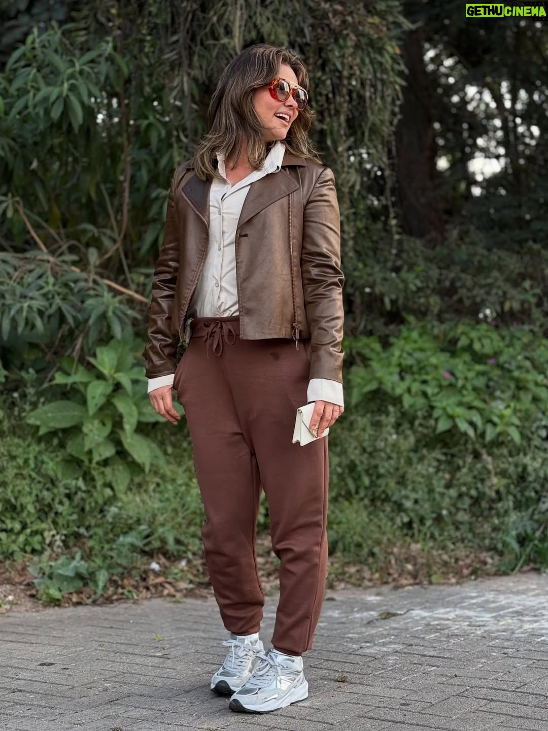 Suzana Alves - 7.4K Likes - Como eu sempre digo; uma vida agradecida ilumina todo caminhar!!! Quanto mais você agradece, mais a escuridão desaparece 🤭🤣🙌🏼✨❣️ Deus nos dê uma semana abençoada, cheia de sabedoria e proteção!!! 🙏🏼