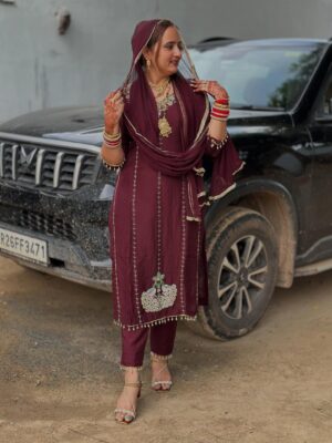 Swamit Badesra Instagram - Suit by @rana_collection_no.1
Whtsp-8816994737