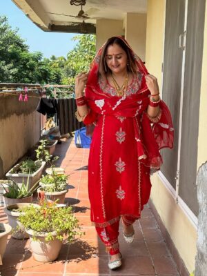 Swamit Badesra Instagram - मेरा करवाचौथ सूट by @rana_collection_no.1
Whtsp-8816994737
Price-1950