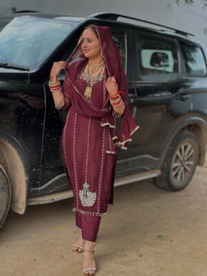 Swamit Badesra Instagram - Suit by @rana_collection_no.1
Whtsp-8816994737