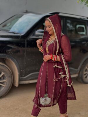 Swamit Badesra Instagram - Suit by @rana_collection_no.1
Whtsp-8816994737