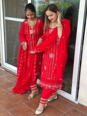 Swamit Badesra Instagram - Suit by @rana_collection_no.1
Whtsp-8816994737