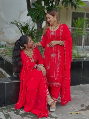 Swamit Badesra Instagram - Suit by @rana_collection_no.1
Whtsp-8816994737