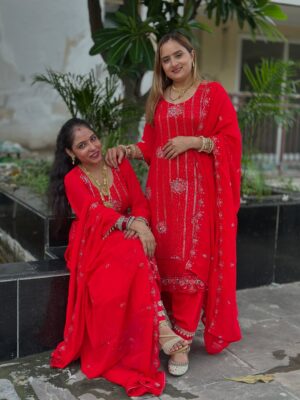 Swamit Badesra Instagram - Suit by @rana_collection_no.1
Whtsp-8816994737